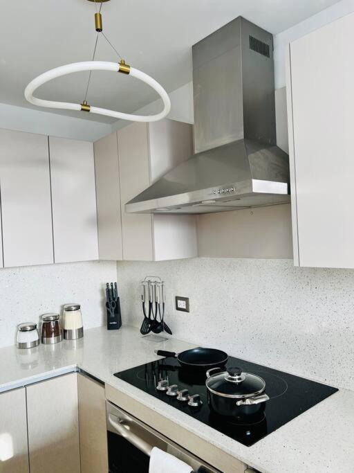 2 Habitaciones, Edificio Airali, Zona 10, Miradolo