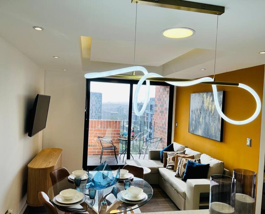 2 Habitaciones, Edificio Airali, Zona 10, Miradolo Apartamento *