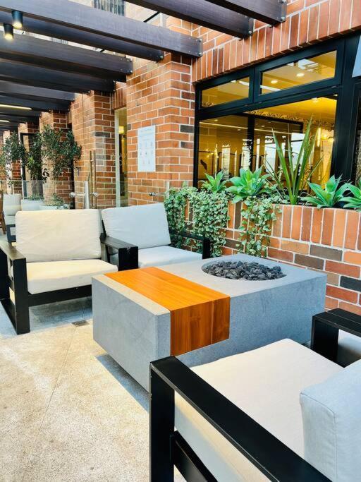 2 Habitaciones, Edificio Airali, Zona 10, Miradolo Apartamento
